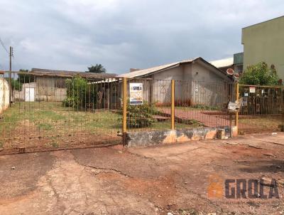 Casa para Venda, em Campo Mourão, bairro Centro, 3 dormitórios, 2 banheiros, 4 vagas