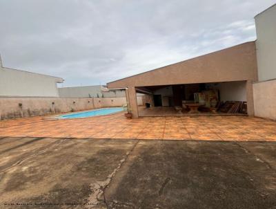 Edcula para Venda, em Campo Mouro, bairro Jardim Botnico I, 2 banheiros, 4 vagas